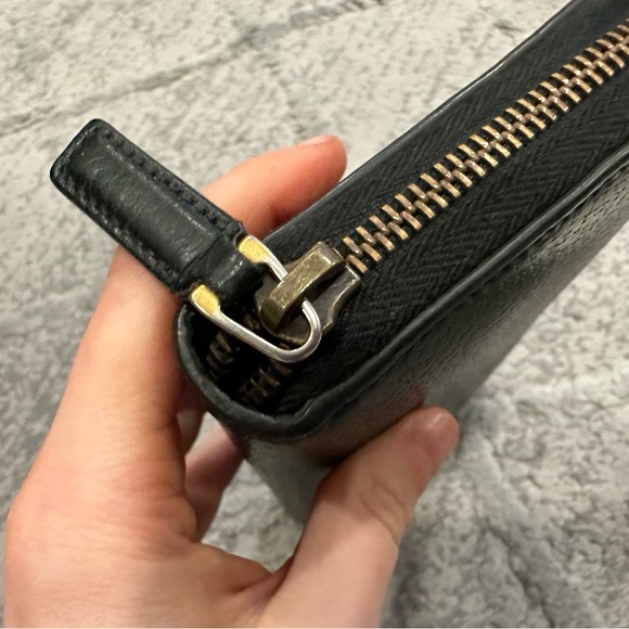 Gucci Marmont Black Zip Around Wallet - Picture 4 of 6